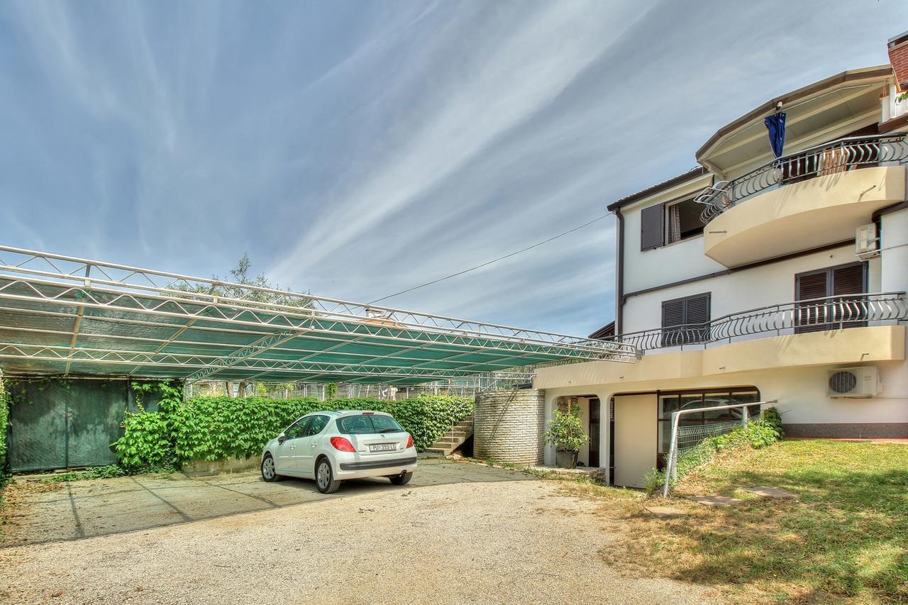 Nadia House With Apartments Замбратия Екстериор снимка