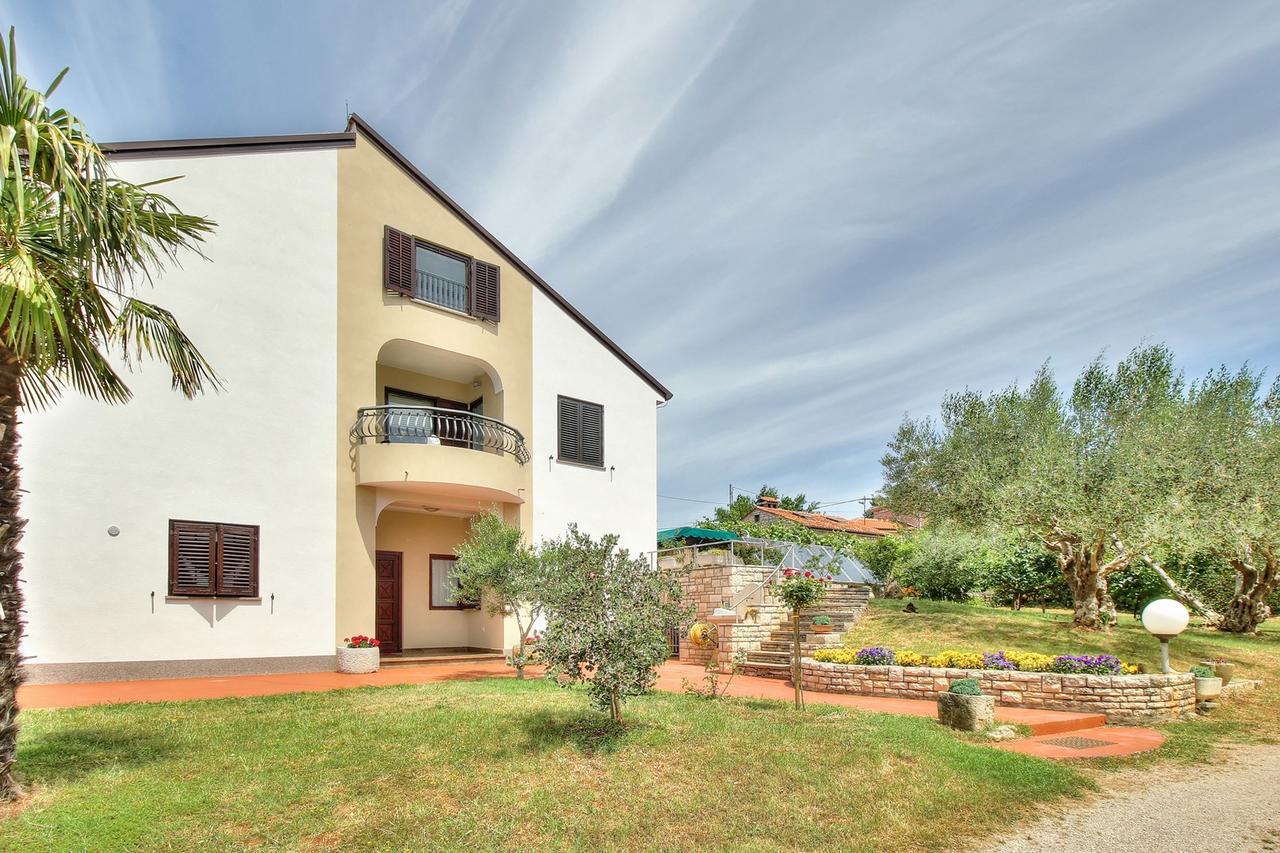Nadia House With Apartments Замбратия Екстериор снимка