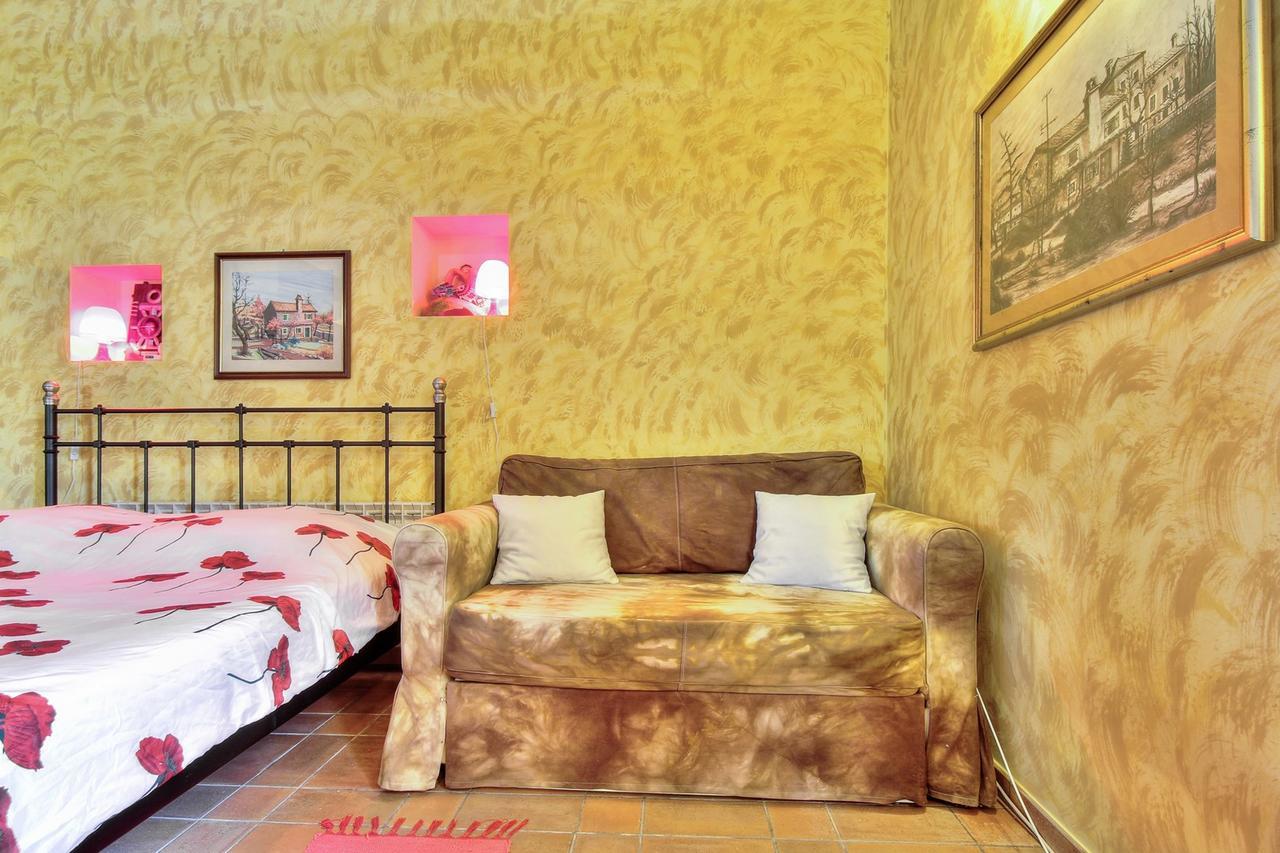 Nadia House With Apartments Замбратия Стая снимка